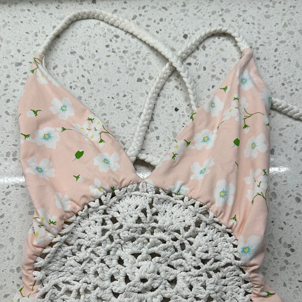 Frankies Bikinis Eliza crochet one piece pink daisy swim size Medium